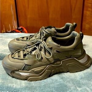 Women fashion sneakers worn twice. like new.